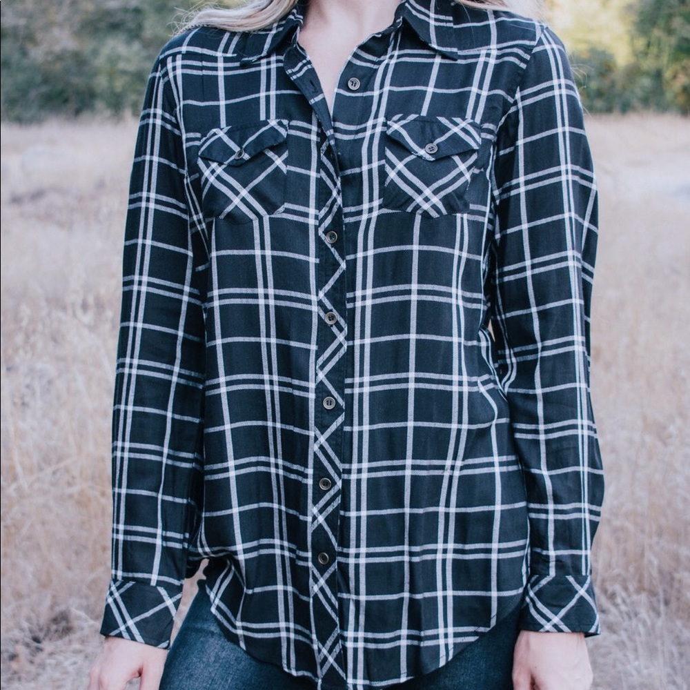 Black and white plaid top